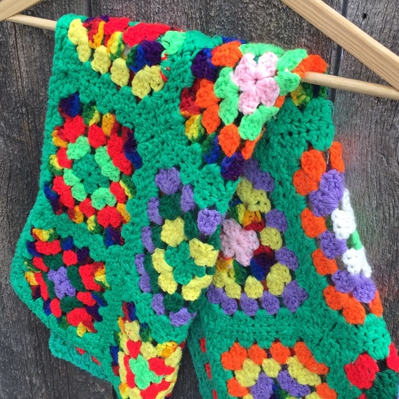 VTG Hand Knit Granny Square Accent Blanket - Picture 5 of 8